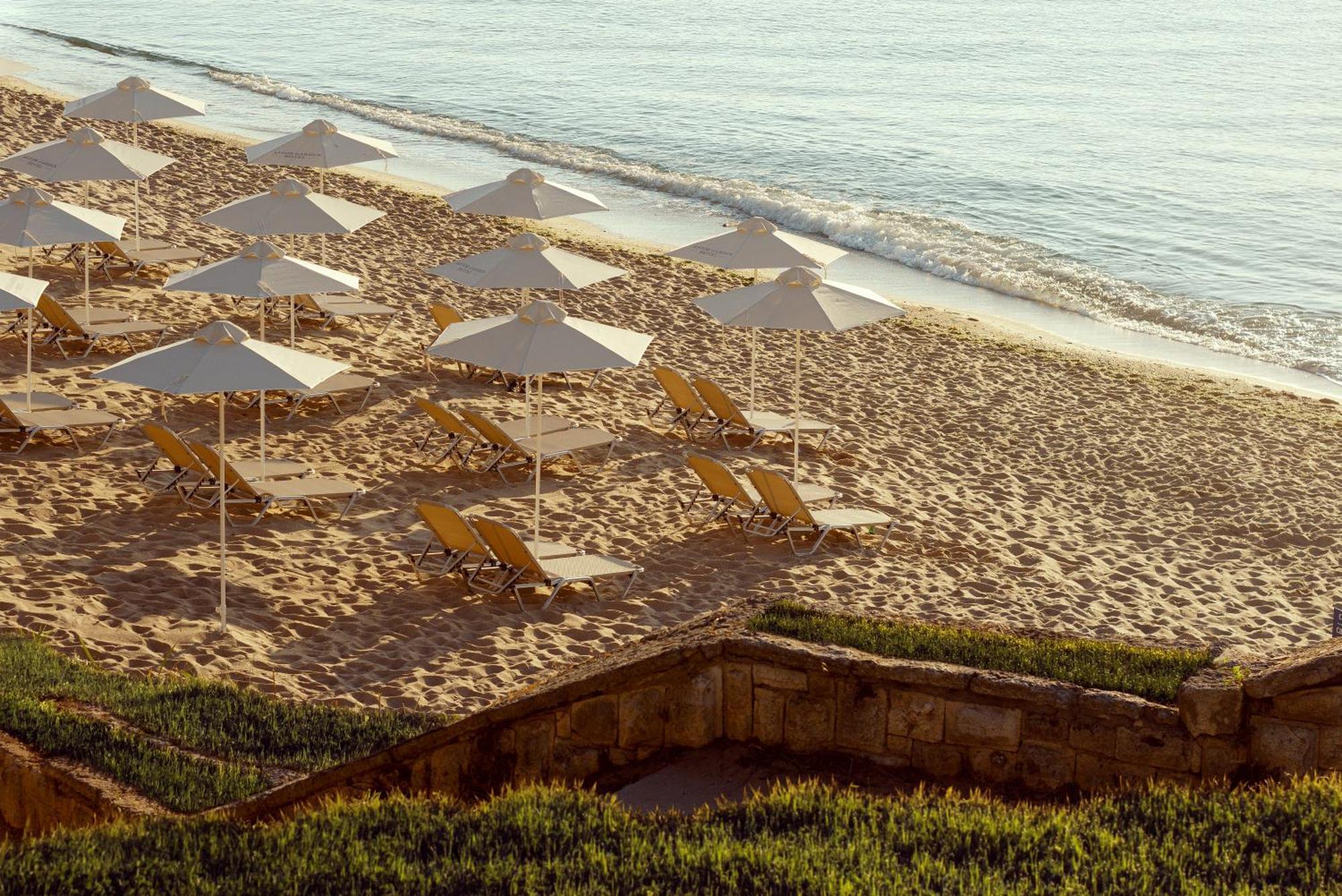 מלון Astor Garden 5*