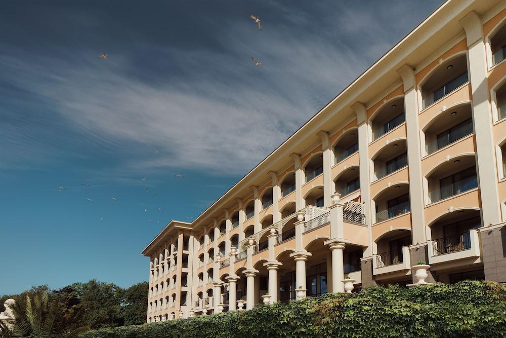 Hotel Astor Garden 5*